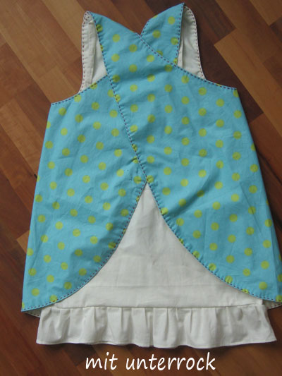 SCHURZKLEID-blaudot-pipi-kinderkleid-maedchen-maedchenkleid-kinderkleider-maedchenkleider-herzig-lovely-kleidung
