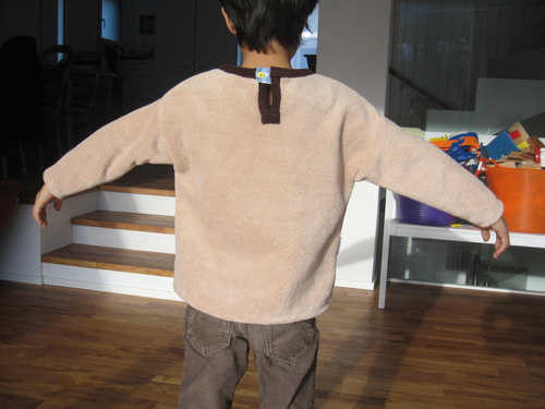 dino-tshirts-fleecestoff-winter-herbst-kinderkleider-handmade