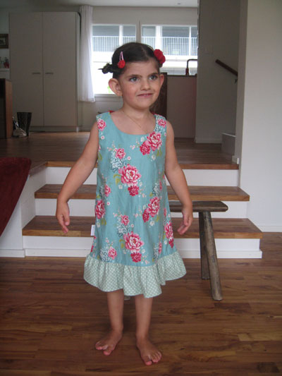 gruenblumenkleid-tildastoff-sommerkleid