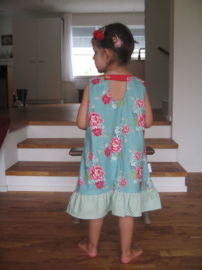 gruenblumenkleid-tildastoff-sommerkleid