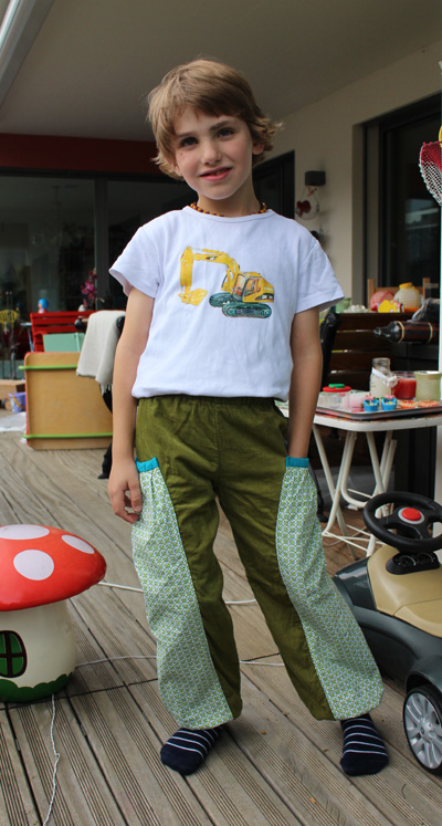 helltuerkiscordhose_handmadekinderkleid-kinderkleid-herzig-lovely-kindkleidung-handmade-designershop-geschenkidee-gottikindgeschenk