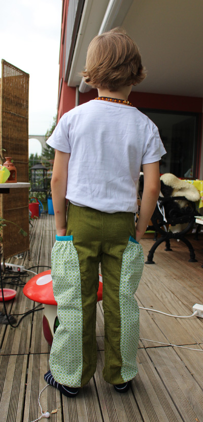 helltuerkiscordhose_handmadekinderkleid-kinderkleid-herzig-lovely-kindkleidung-handmade-designershop-geschenkidee-gottikindgeschenk