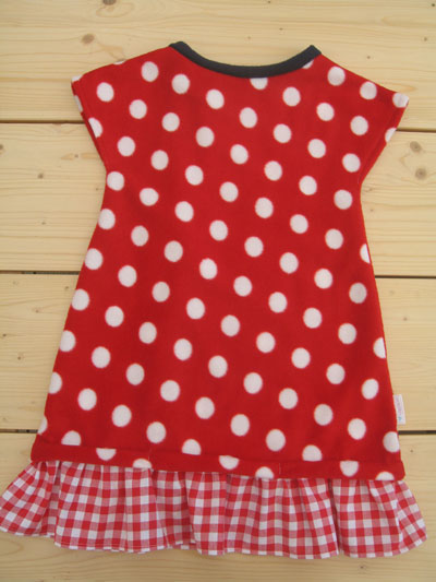 herbst-winter-rot-fleecestoff-weissgepunktet-kleid-kinderkleider