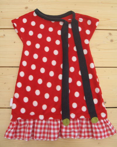 herbst-winter-rot-fleecestoff-weissgepunktet-kleid-kinderkleider