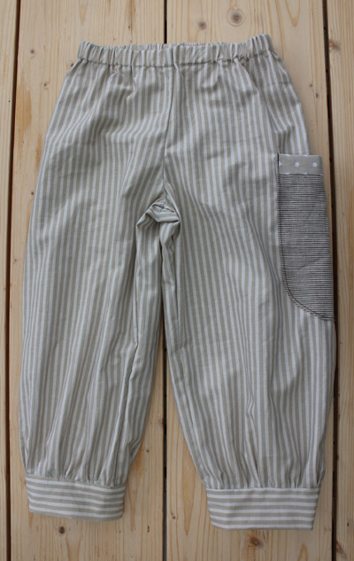 Handmade kinder hose Handmade kinder kleider, göttikind geschenk, kinder kleider, designer kleider