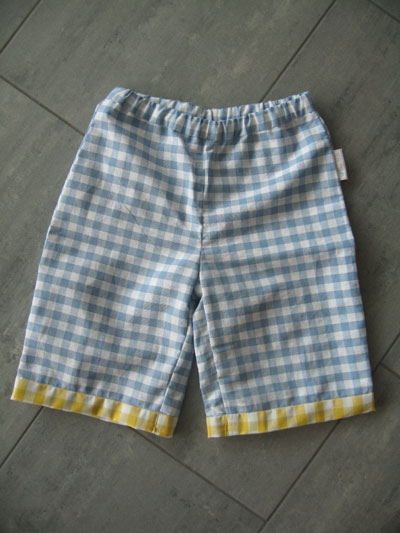 karo-kurzehose-hellblauekarierte-hnadmadekinderkleider