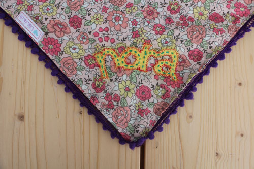 kinder Tuch_ mit eigenem Namen_ mit gewünschter Applikation_handmade kinderkleid