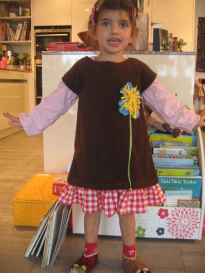 winter-herbst-blumekleid-rotkariert-fleecestoff-handmade